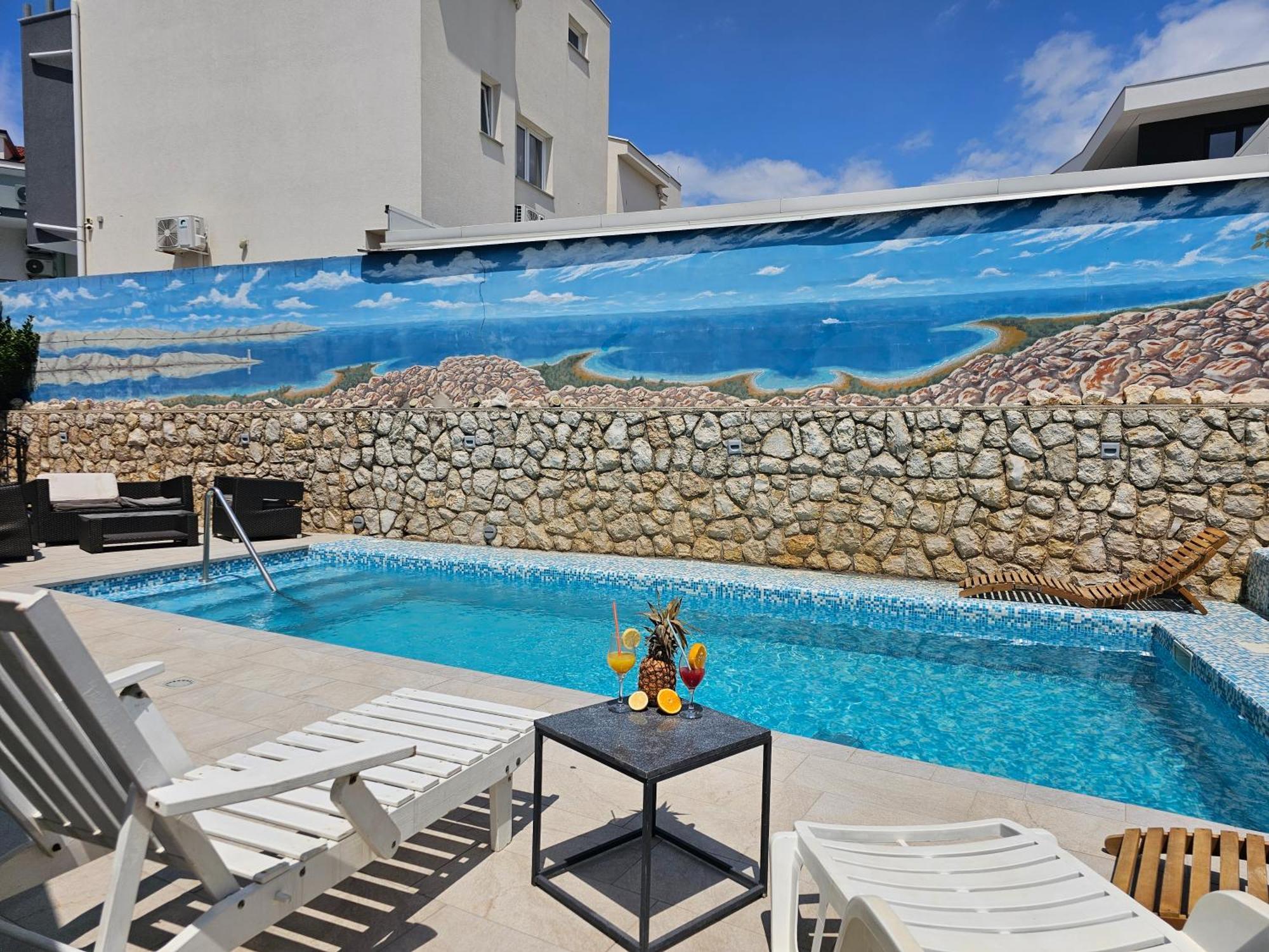 The Golden Grotto Apartments โนวาลยา ภายนอก รูปภาพ
